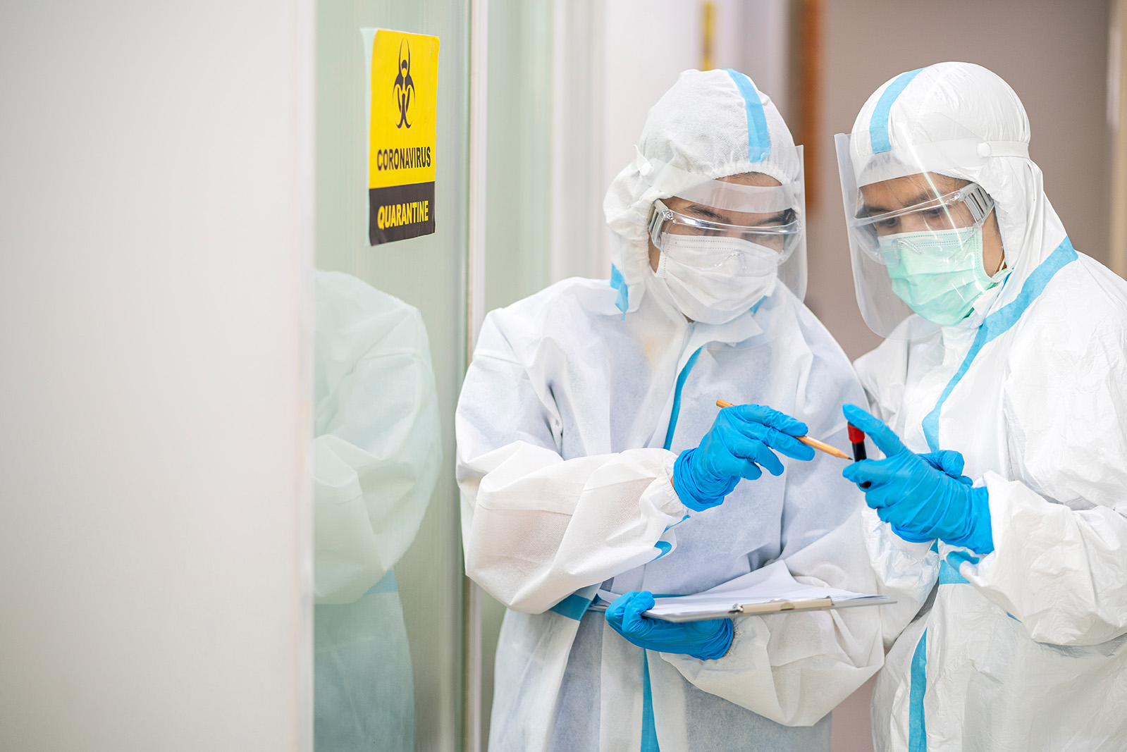 Asian,Doctor,Show,Corona,Or,Covid-19,Blooding,Tube,Wearing,Ppe