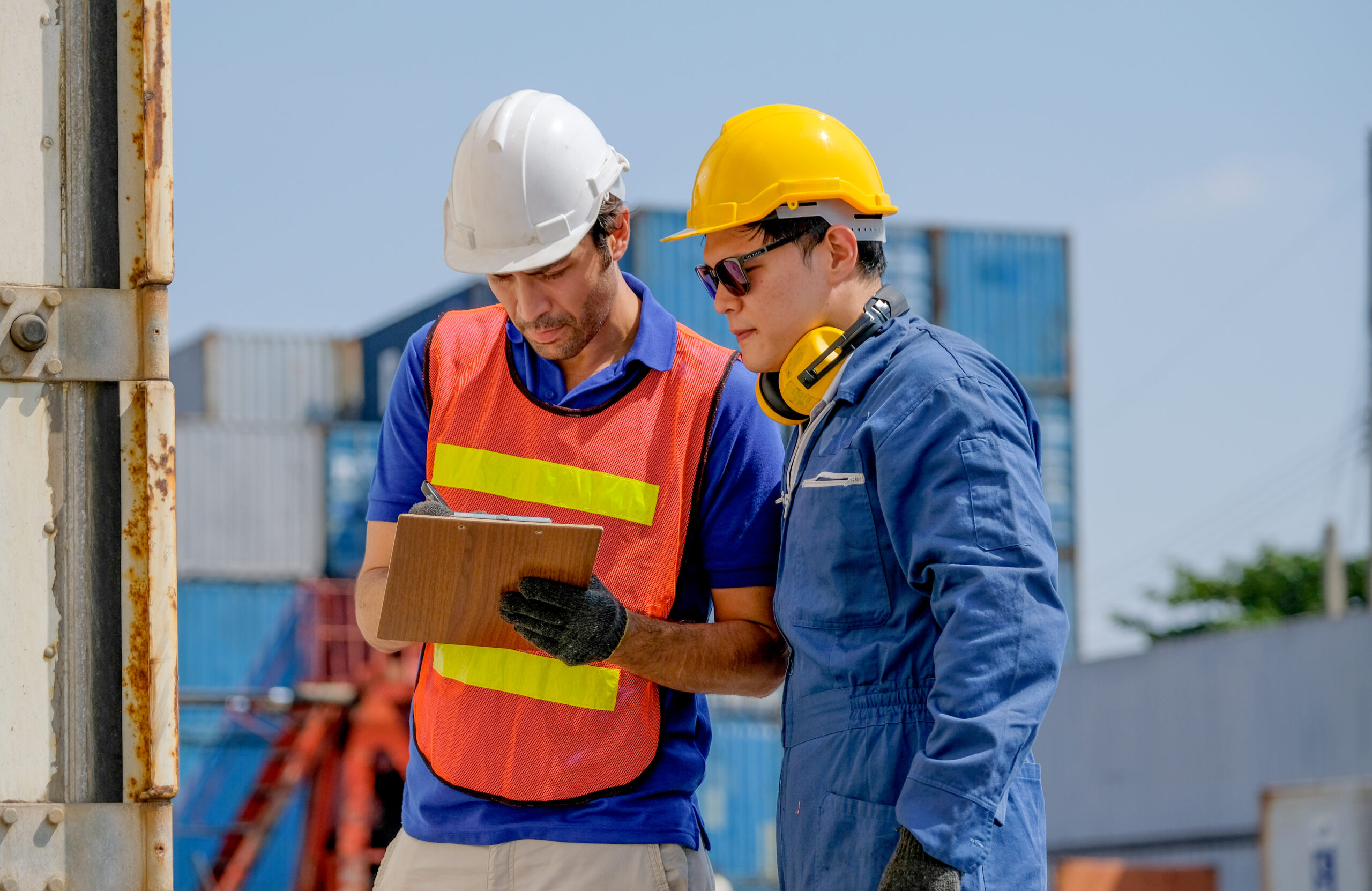 working a jobsite to create ehs incident report